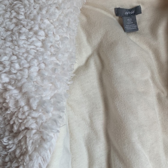 Aerie Sherpa Vest - Picture 10 of 15